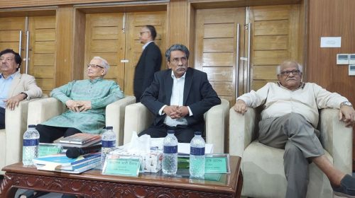সপ্তম দিনের বৈঠকে জাতীয় ঐকমত্য কমিশনের সহ-সভাপতি অধ্যাপক আলী রীয়াজসহ অন্য সদস্যরা। ইউএনবি